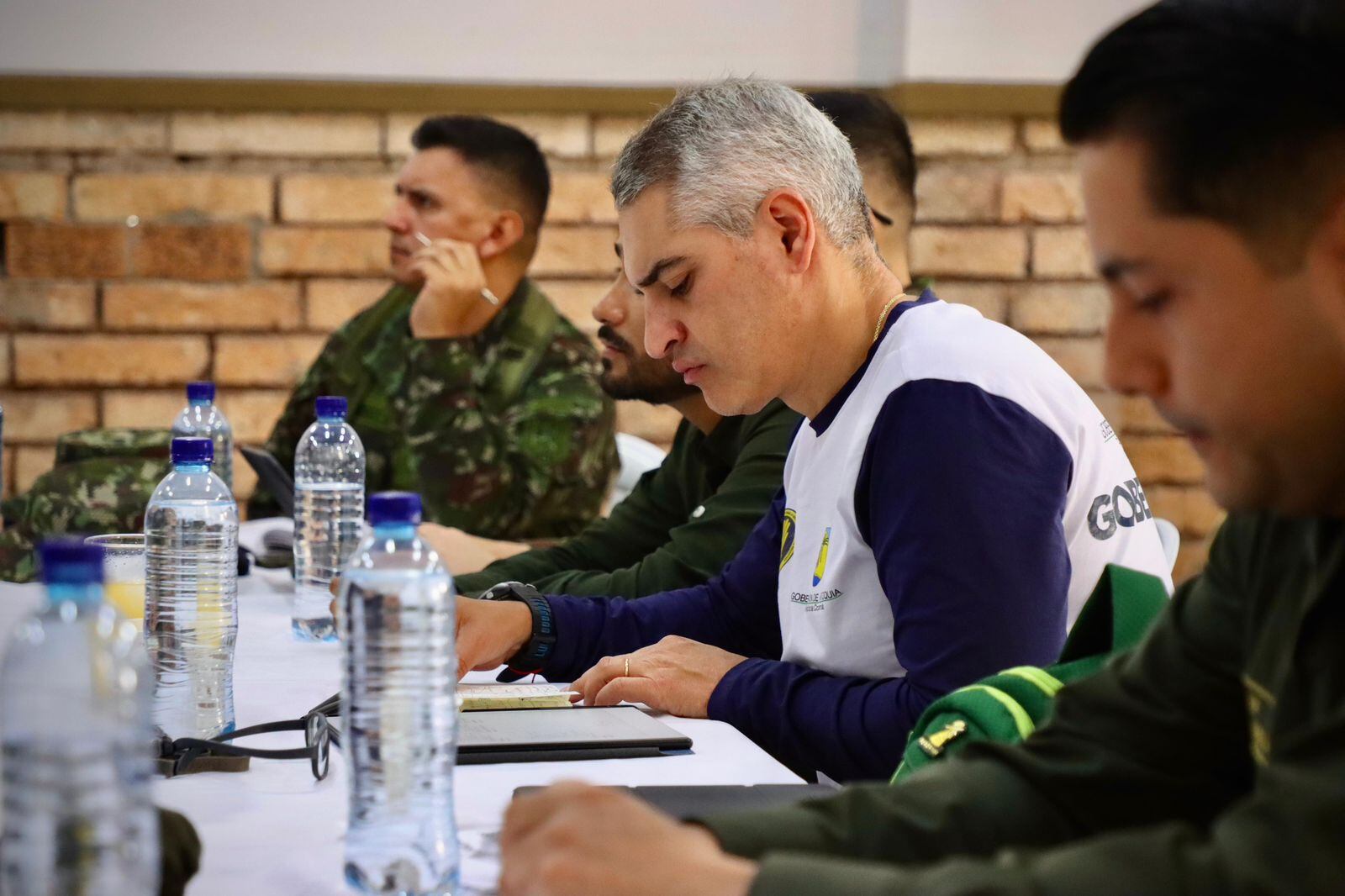 Gobernador de Antioquia, Andrés Julián Rendón en consejo de seguridad. Foto: Gobernación.