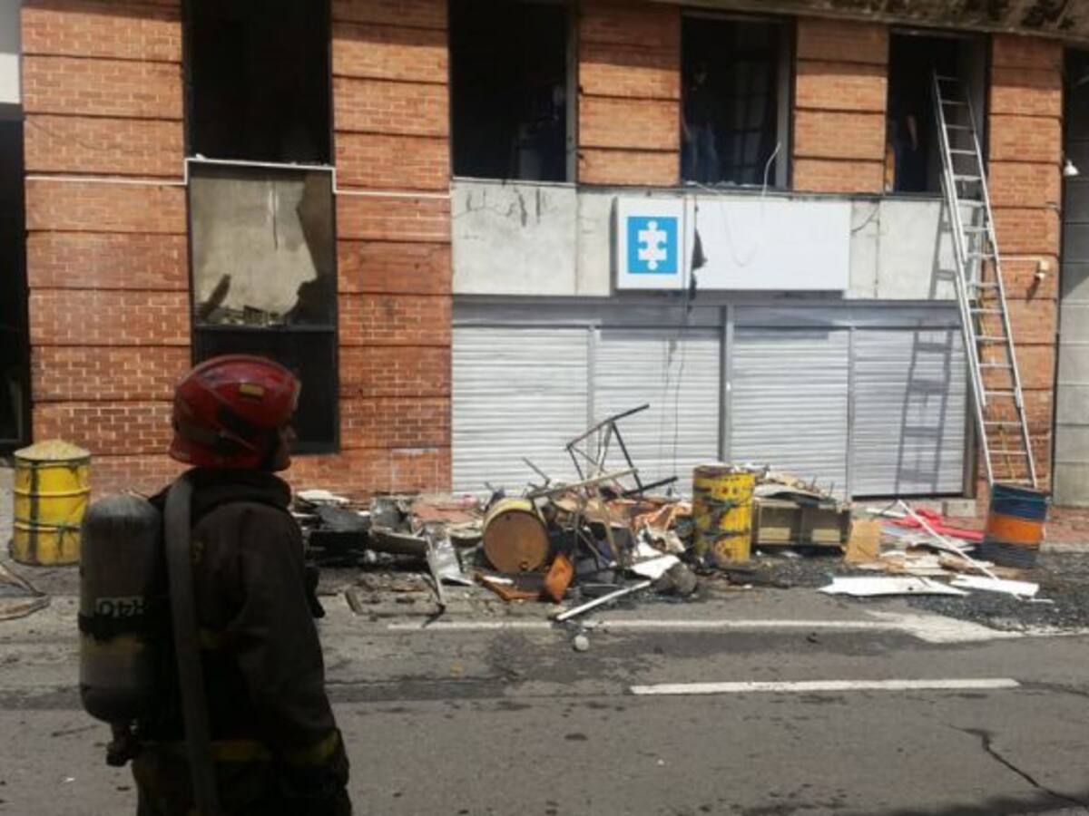 Corto circuito en almacén antiexplosivos causo emergencia en Cali