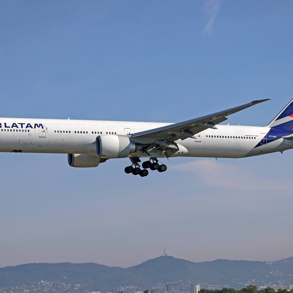 Controlador del vuelo de LATAM tenía horas adicionales y exceso de tráfico, denuncia el sindicato