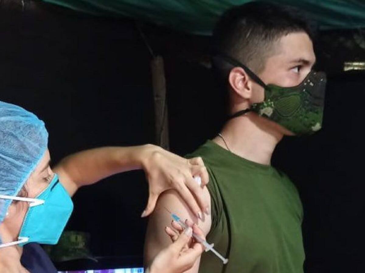 Iniciaron las jornadas nocturnas de vacunación en las Fuerzas Militares