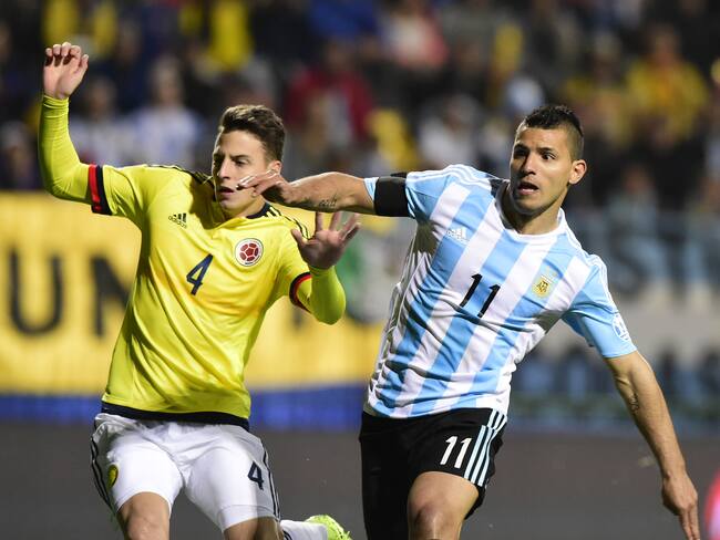 Sergio Agüero enfrentando a la Selección Colombia con Argentina. (Photo credit should read LUIS ACOSTA/AFP via Getty Images)