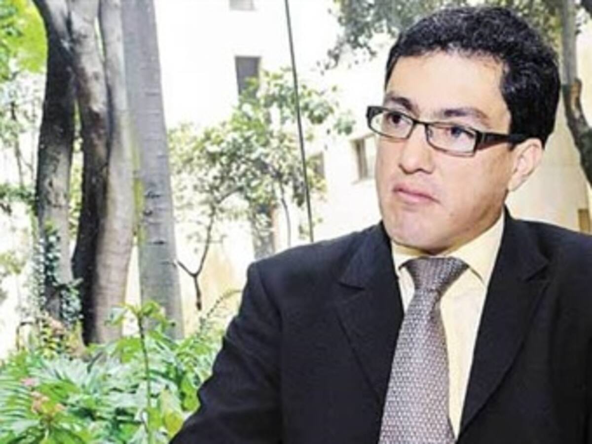 Nadie va a pagar más impuestos pero queremos transacciones transparentes: director de la DIAN