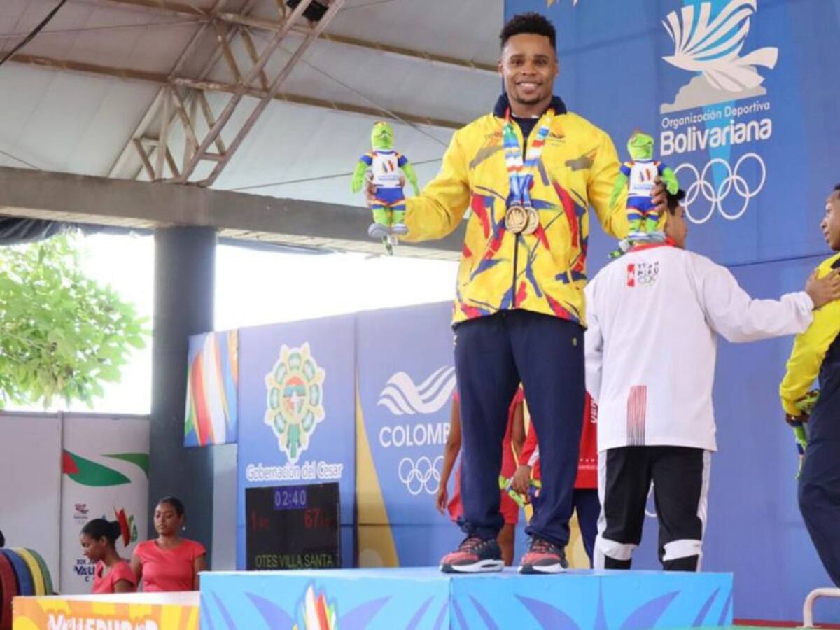 Pesista bolivarense: oro y récord en juegos bolivarianos