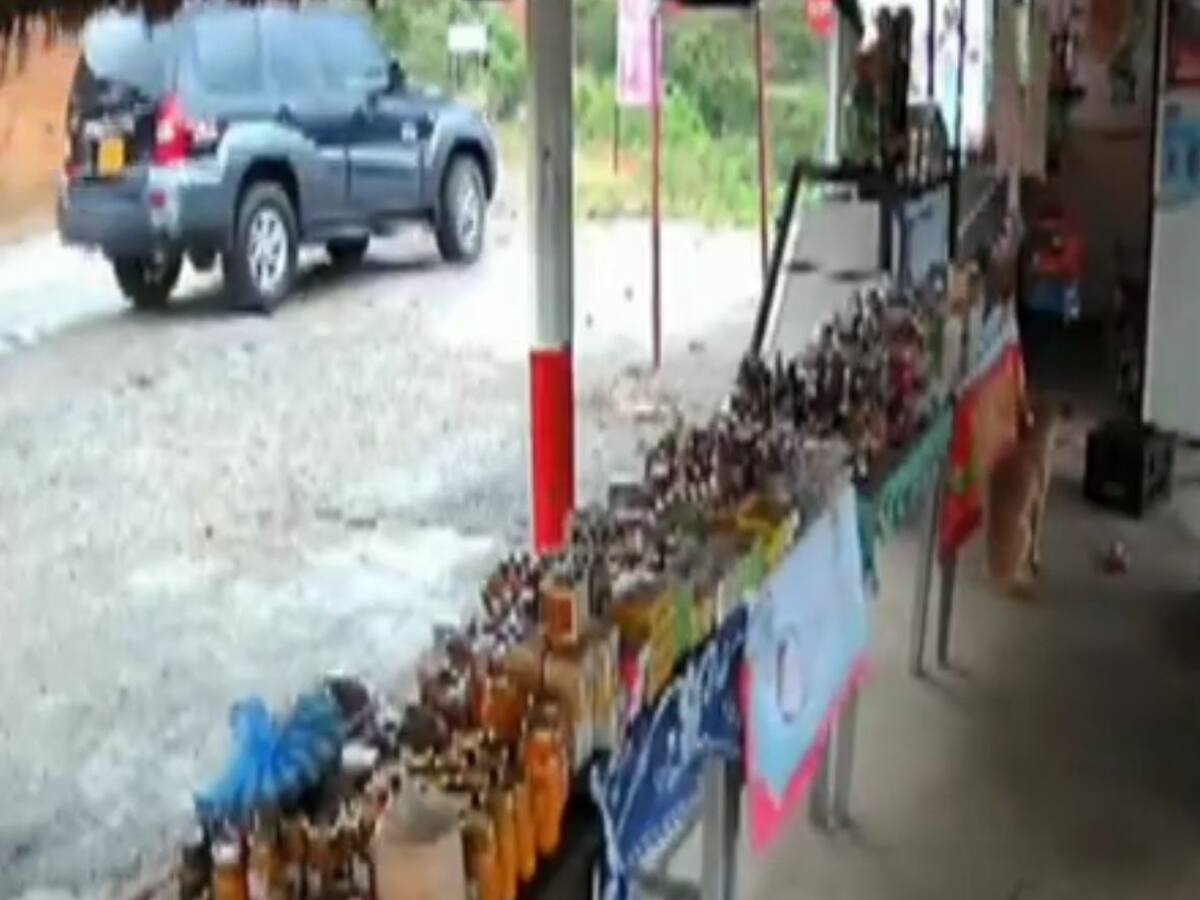 VIDEO: Una camioneta cayó 120 metros en el Cañón del Chicamocha