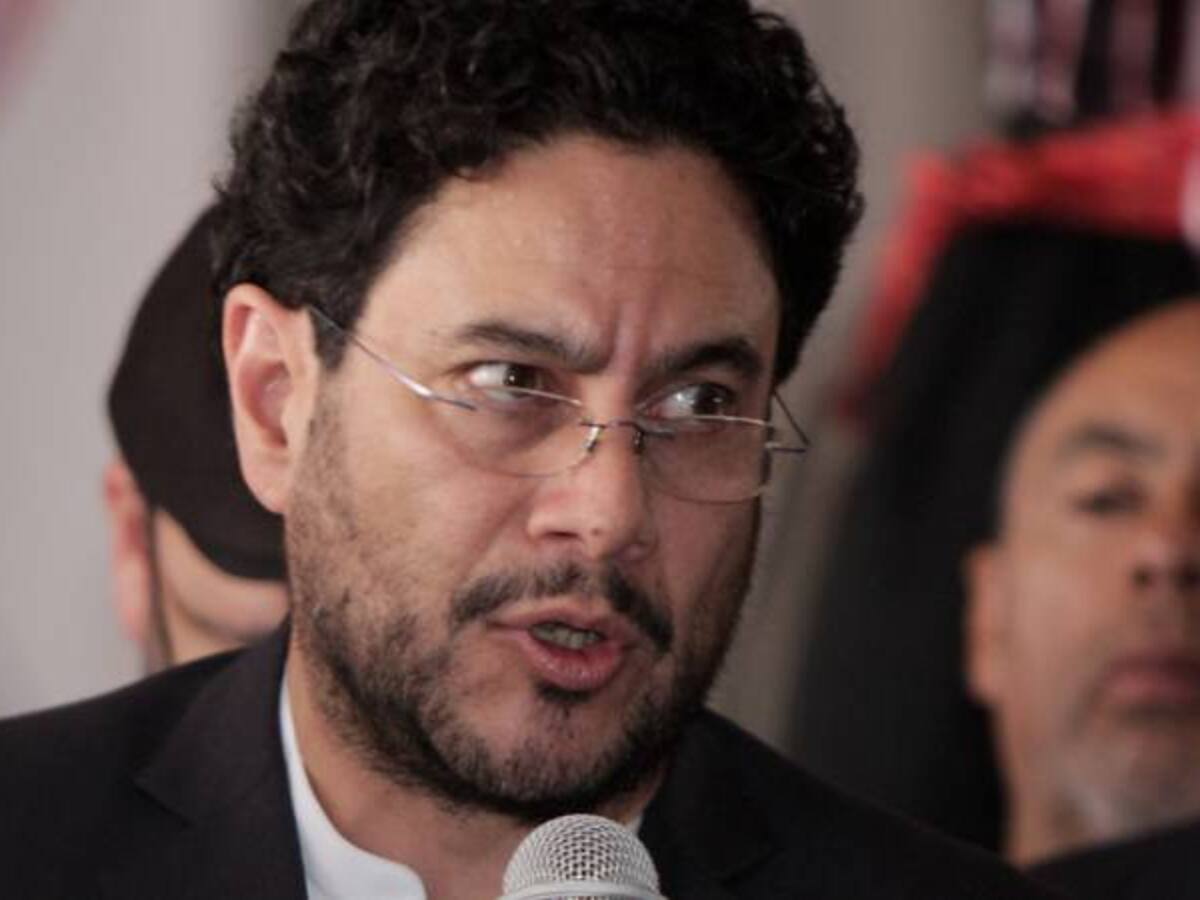 Viene un periodo de alegrías y cosas buenas para Colombia: Iván Cepeda