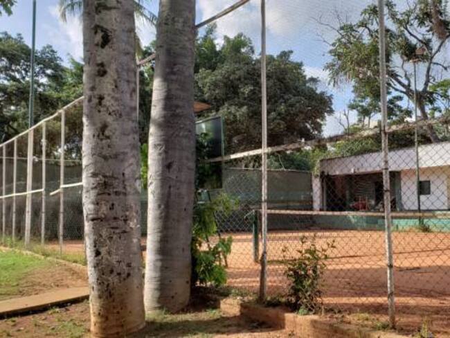 Avanza proceso para recuperar canchas de tenis del parque de los Niños