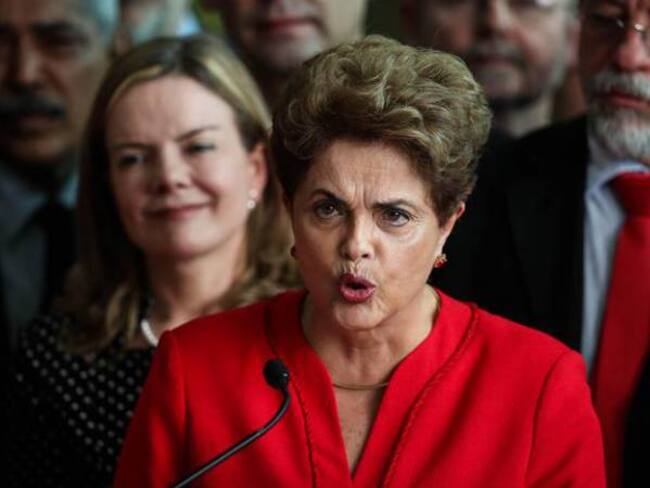 Defensa de Rousseff presentará acciones legales