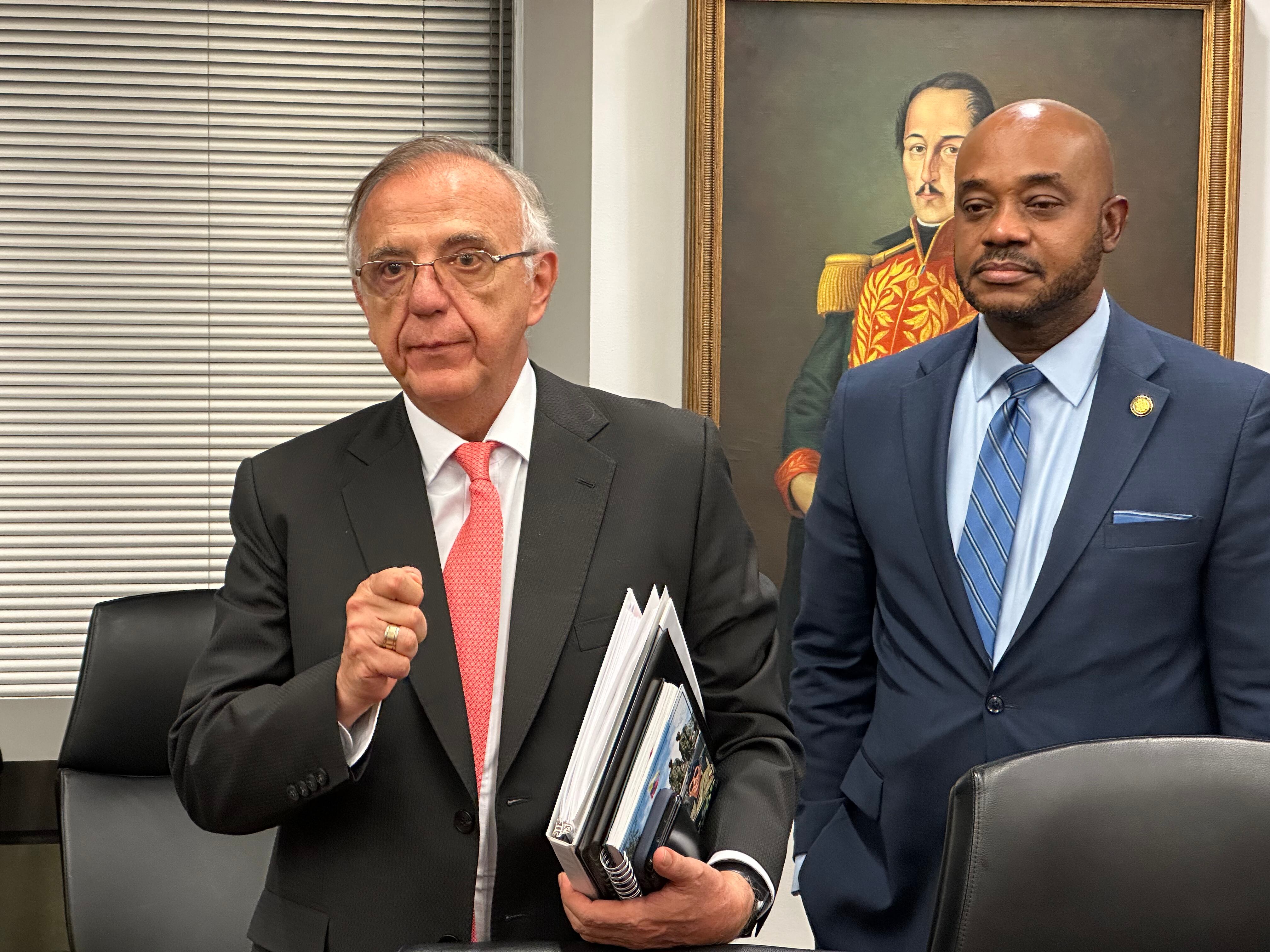 El ministro de Defensa Iván Velasquez se reunió con su homólogo en EE.UU. el líder del Pentágono Lloyd Austin. Doto: Caracol Radio Diana Castrillón