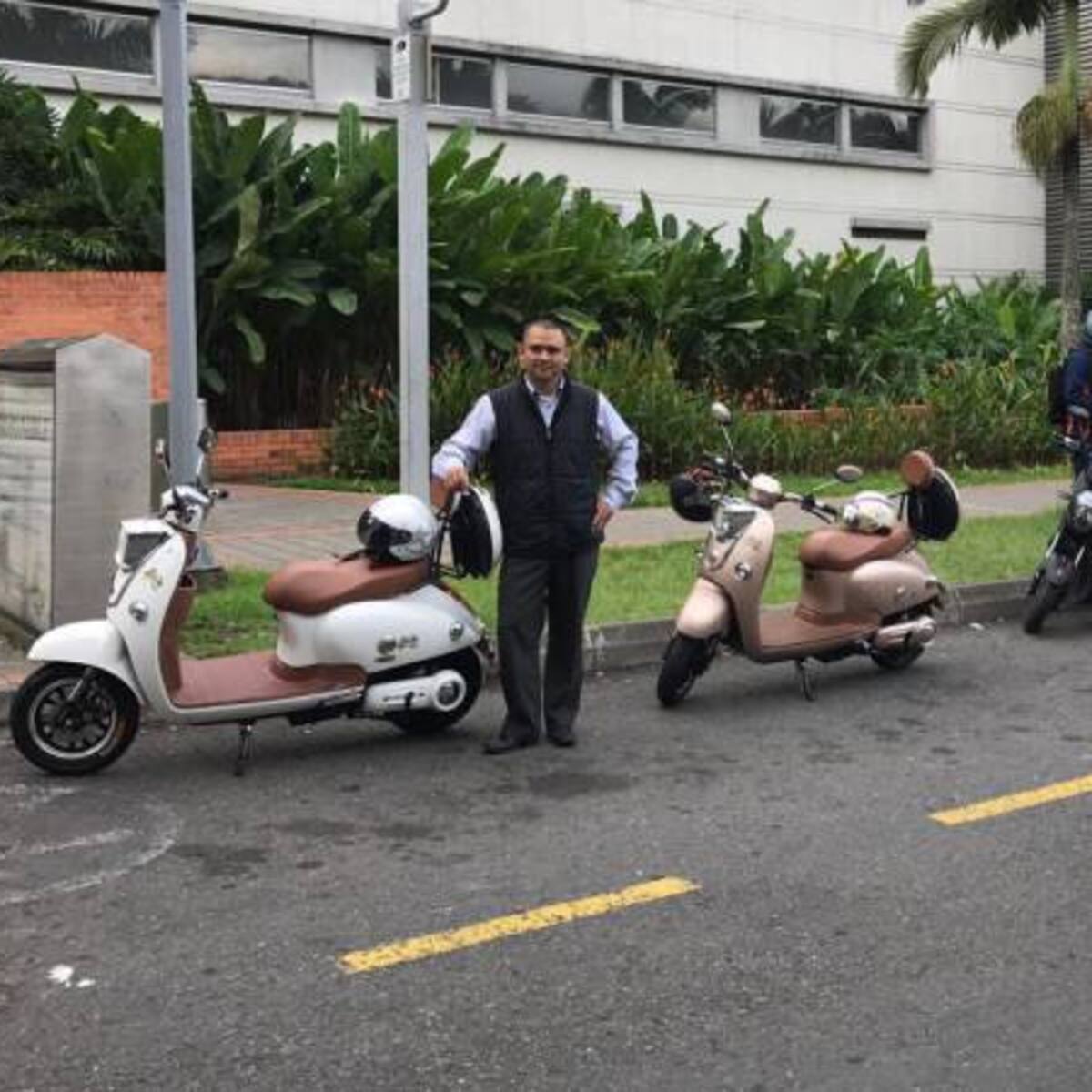 Ya hay 35 motos y cuatro carros eléctricos rodando en Pereira