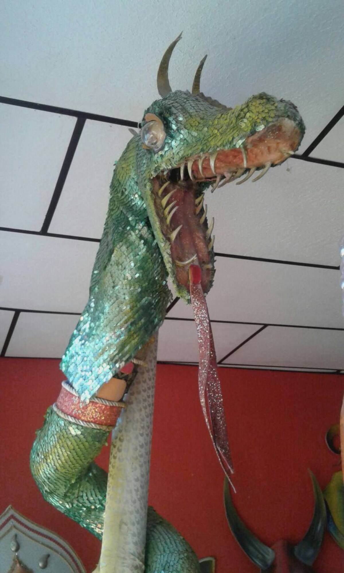 Las serpientes también hacen parte de los adornos del Carnaval.