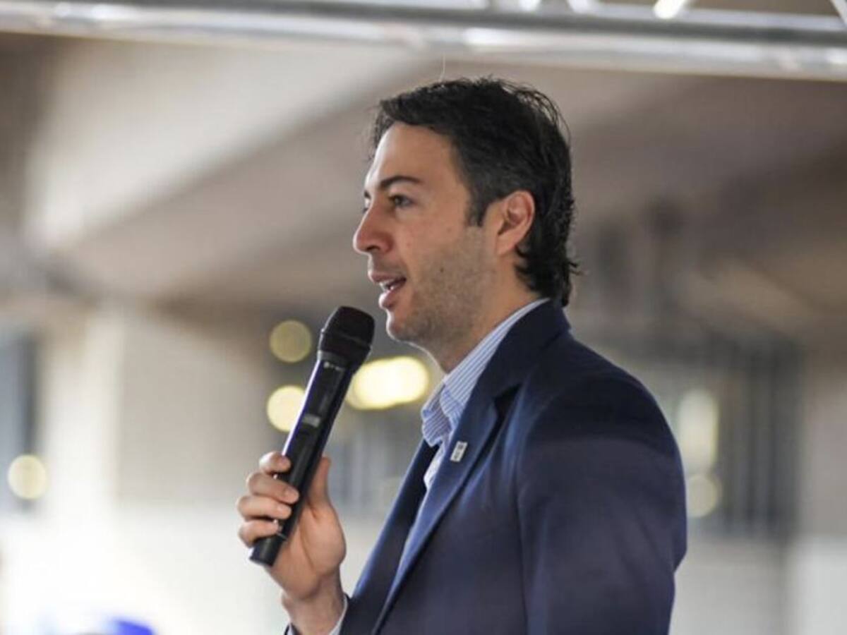 Vamos a entregar la mayoría de los recursos del Tren del Río: Daniel Quintero