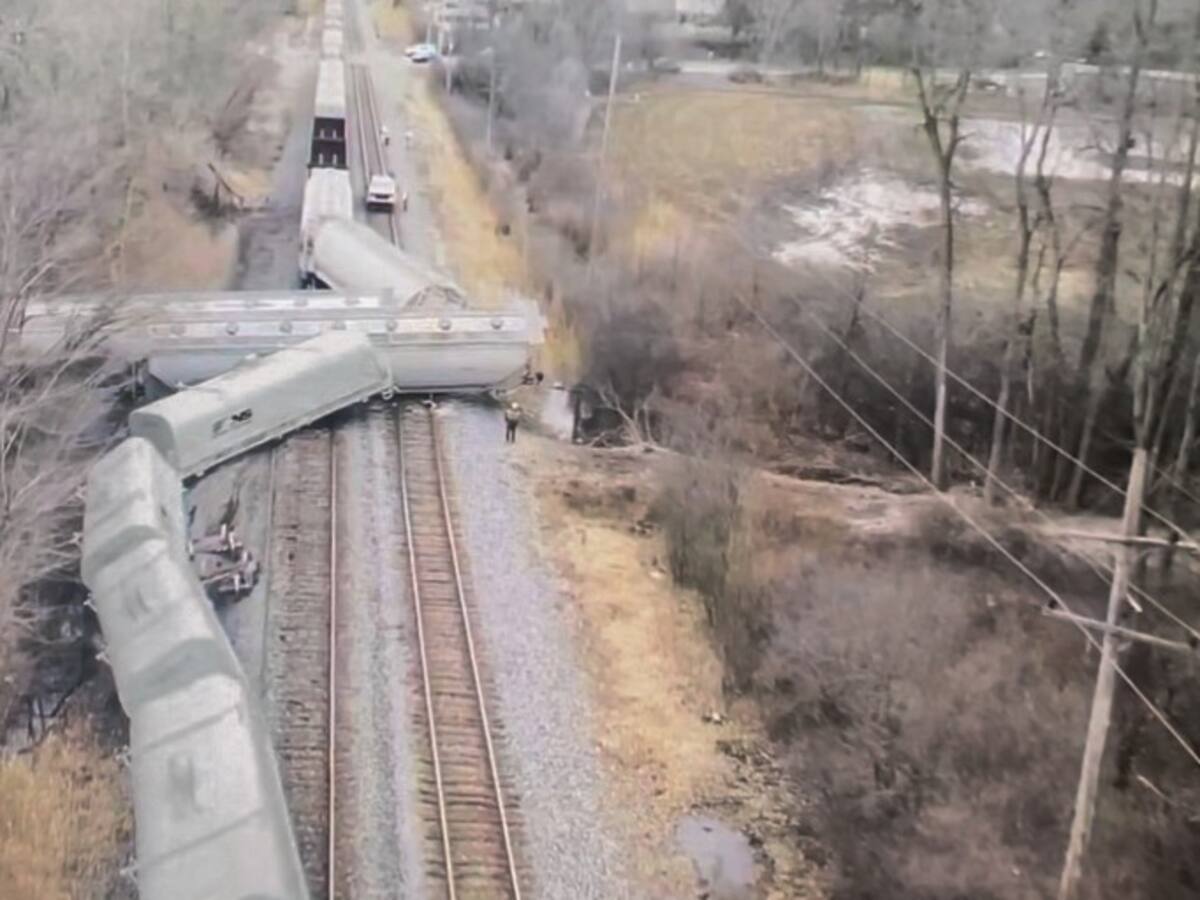 EE.UU. reporta un segundo tren descarrilado en febrero con material tóxico