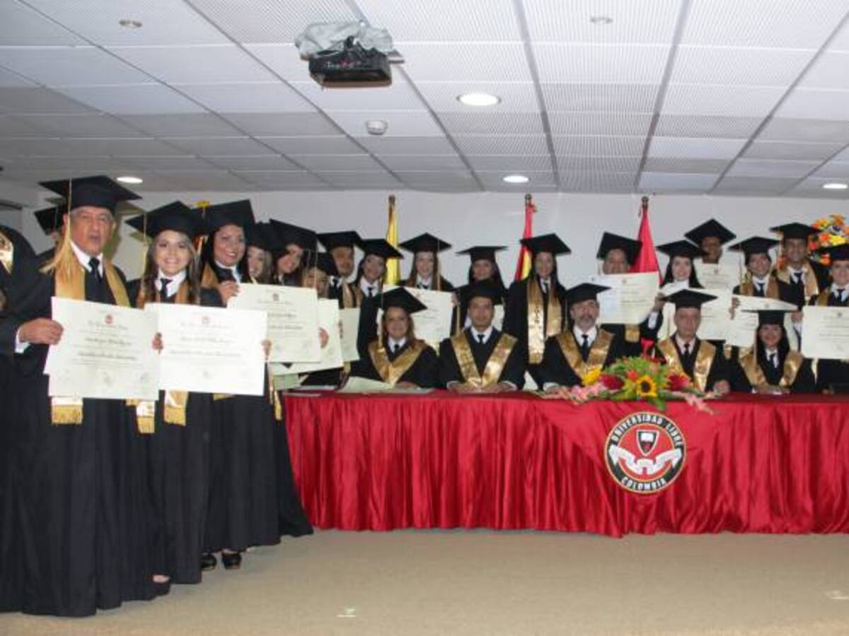 Unilibre felicita a 220 graduandos de especializaciones jurídicas