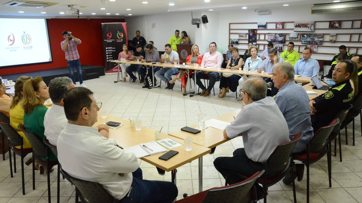 Gremios económicos y autoridades en el Huila analizaron situación de orden público