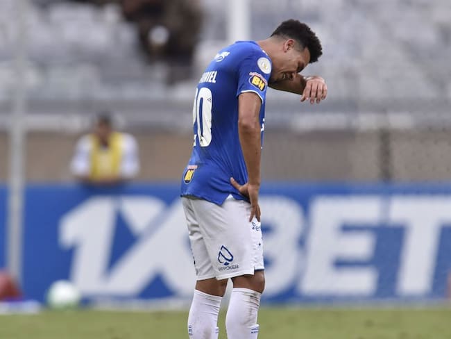 Cruzeiro, con Luis Manuel Orejuela, desciende en el fútbol de Brasil