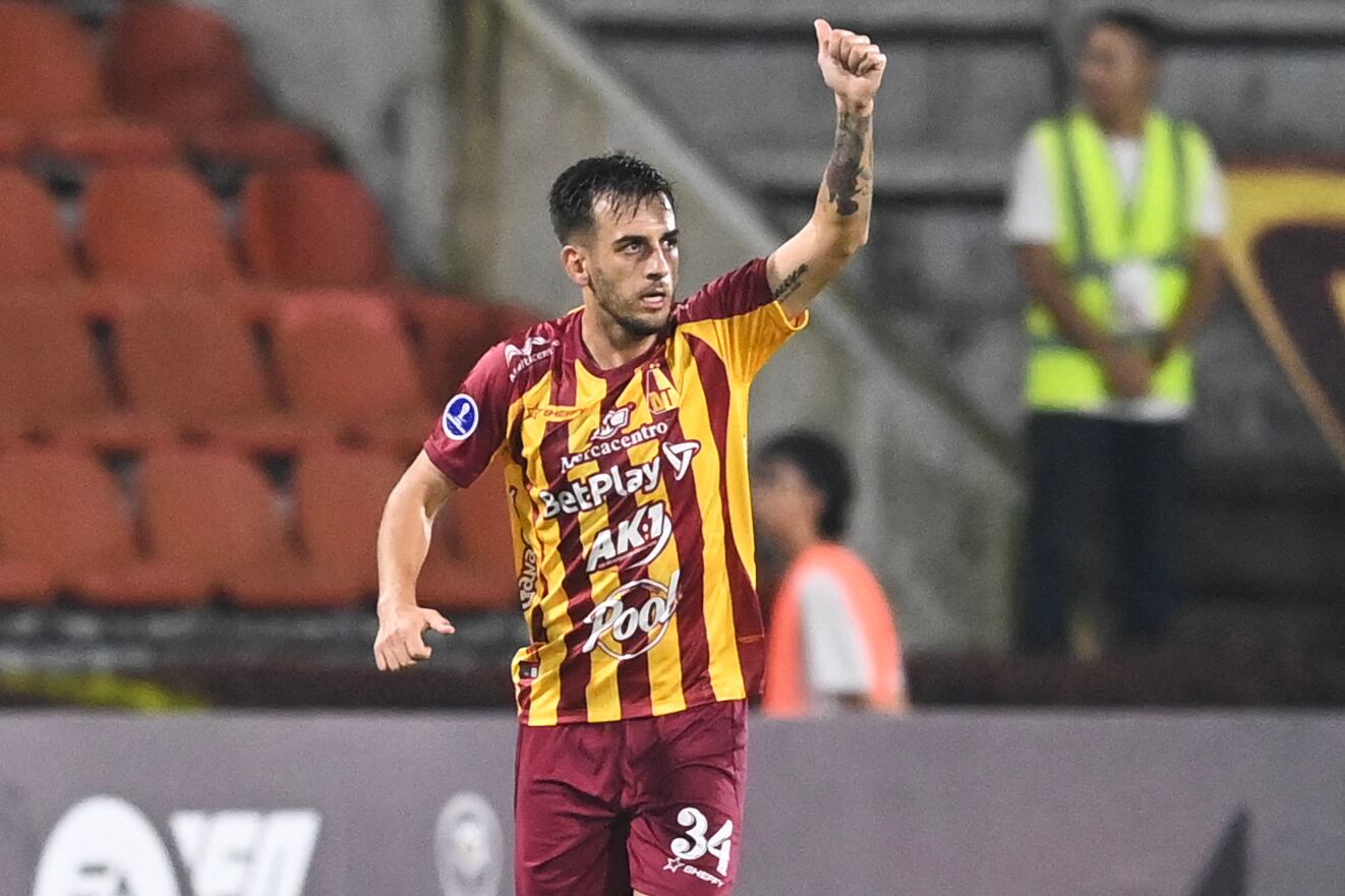 Facundo Boné, volante uruguayo del Deportes Tolima. (Photo by JUAN BARRETO/AFP via Getty Images)