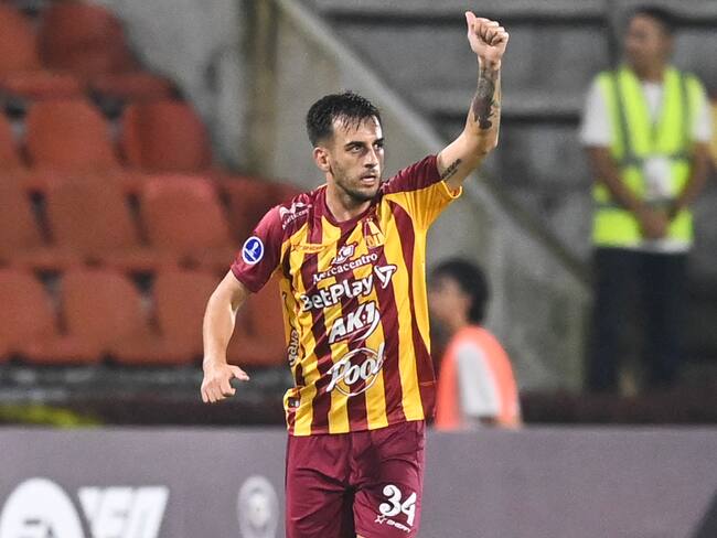 Facundo Boné, volante uruguayo del Deportes Tolima. (Photo by JUAN BARRETO/AFP via Getty Images)