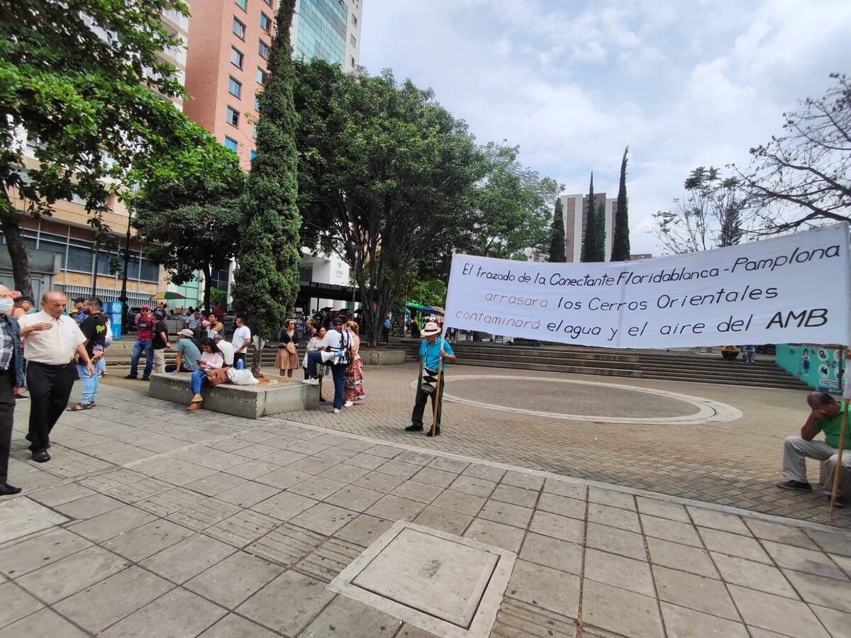 Con protesta se adelanta reunión sobre conectante C1-C2