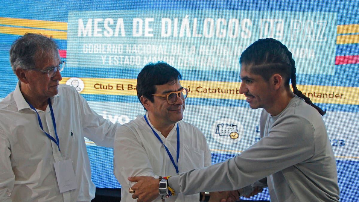 Gobierno y disidencias deben insistir en la mesa de diálogos: Yesid Zapata DD.HH