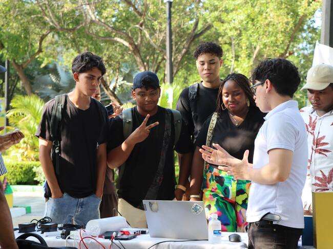 Más de 3.500 estudiantes y 800 docentes participaron en esta estrategia nacional de innovación educativa liderada por el Ministerio de Educación Nacional en alianza con el Instituto UNNO del Parque Científico de Innovación Social de UNIMINUTO