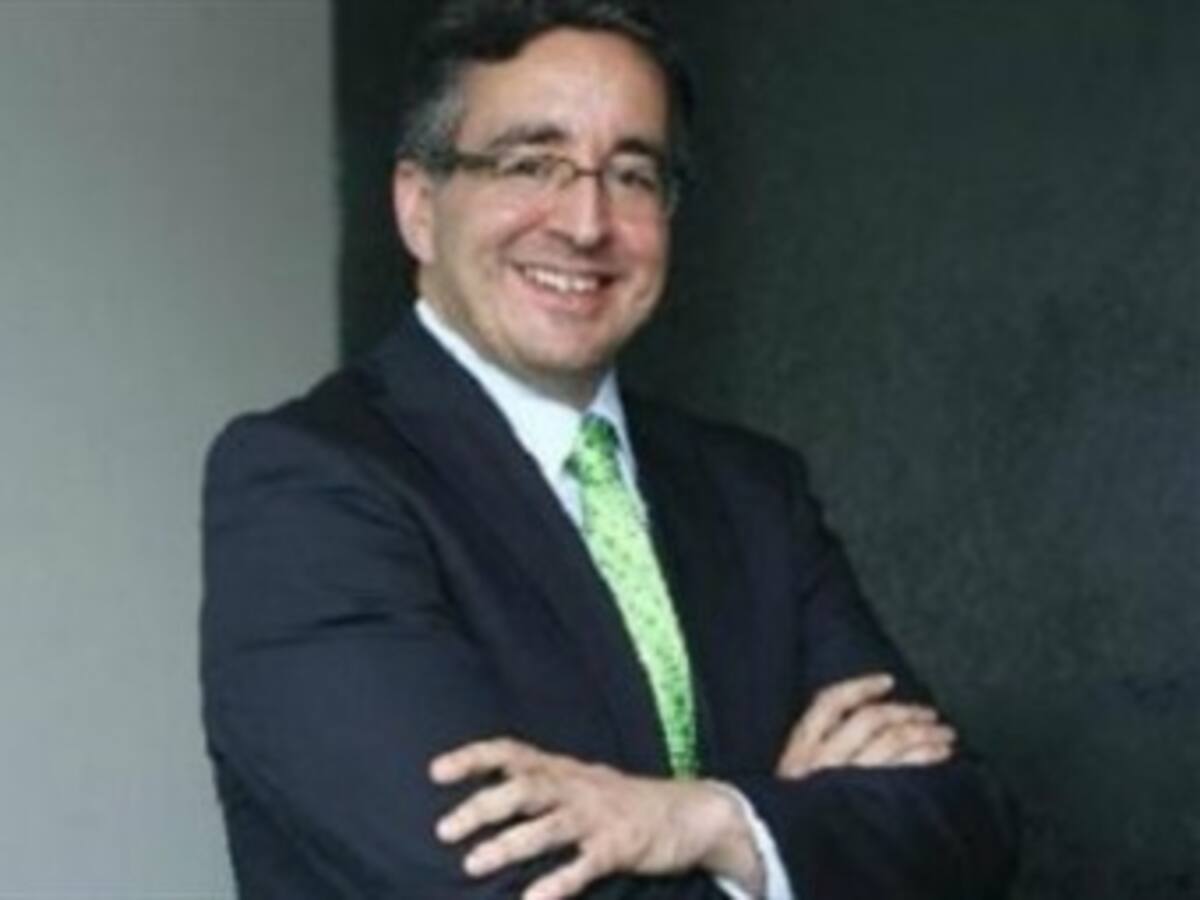 Denuncian presunto aumento de salario del superintendente de Salud de un 60 por ciento