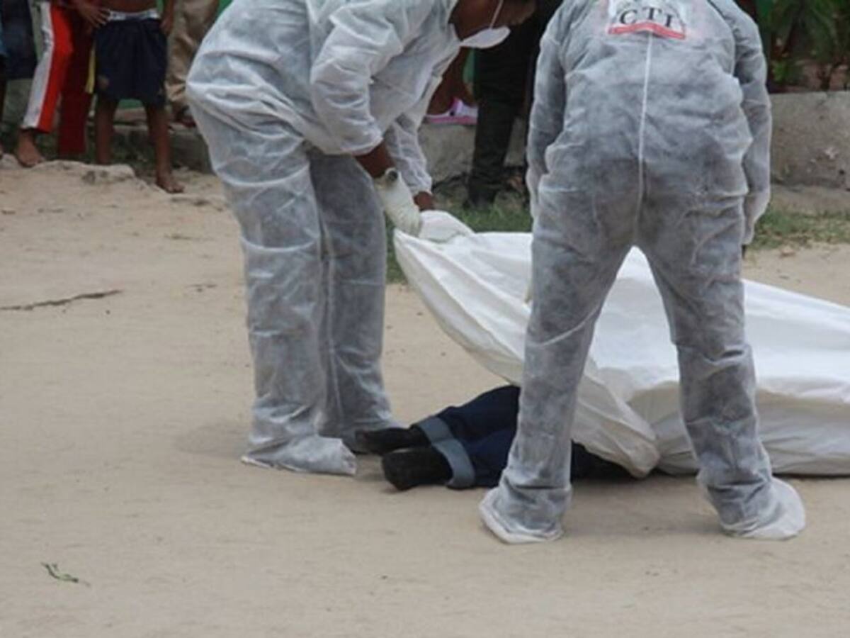 Hombre muere electrocutado al intentar robar lámpara de alumbrado en Arjona