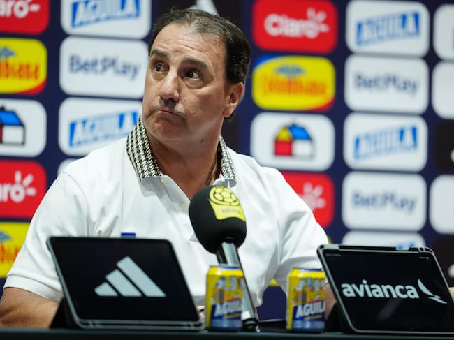 BOGOTA, COLOMBIA - MAY 25: N�stor Lorenzo, head coach of the Colombia national soccer team, attends a press conference to announce the players who will be part of the squad for the FIFA World Cup 2026 at the sports headquarters of the Federaci�n Colombiana de F�tbol on May 25, 2026 in Bogota, Colombia. (Photo by Andres Rot/Getty Images)