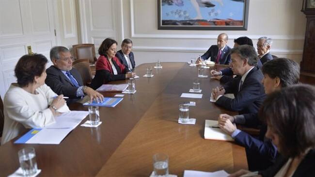 El mandatario se reunió con el presidente de Transparencia Internacional, José Ugaz, para dialogar sobre la lucha contra la corrupción. Foto: @JuanManSantos - Twitter