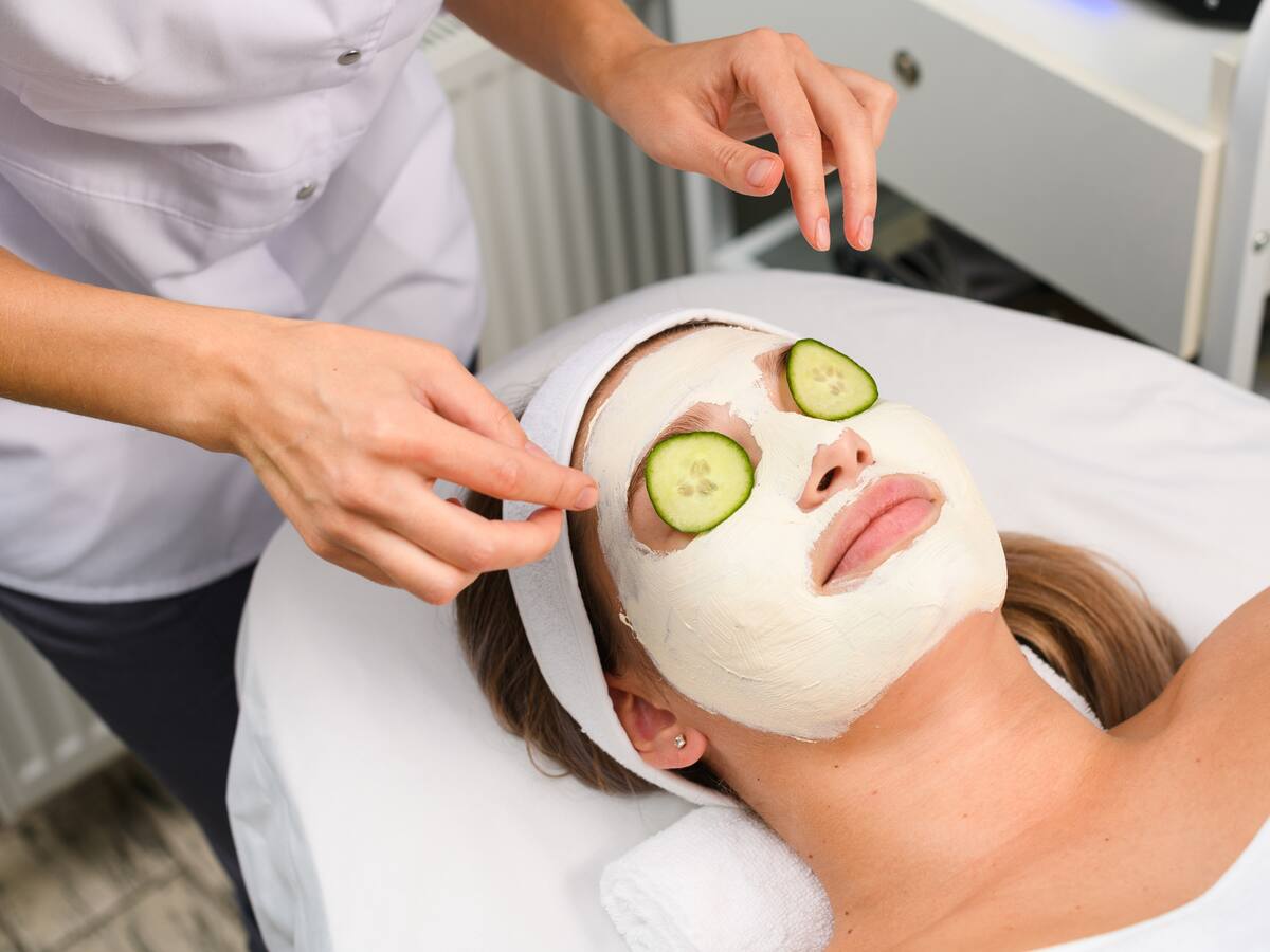 El pepino realmente sirve para quitar las ojeras: ¿verdad o mito?