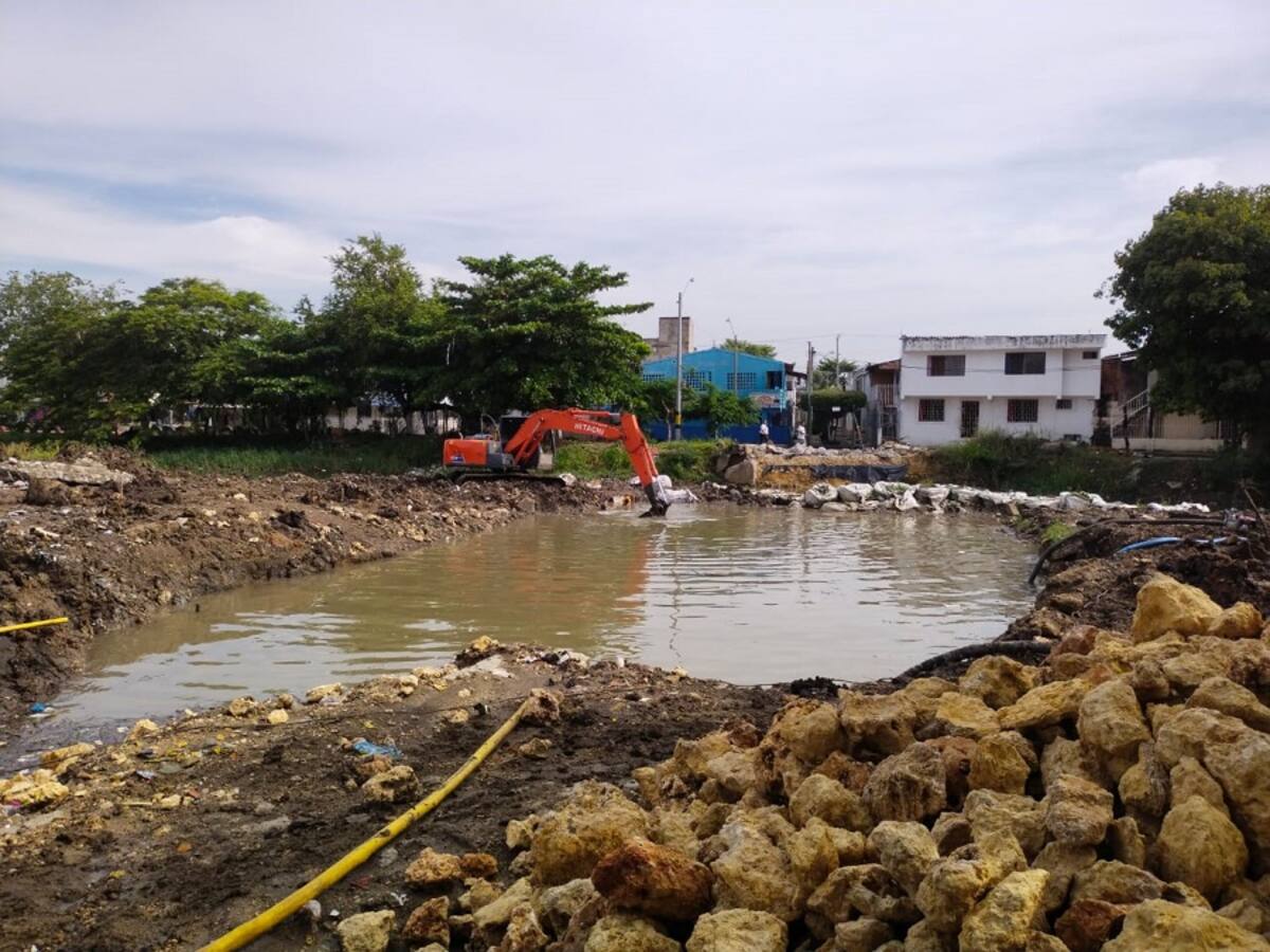 Lluvias generan retrasos en construcción del nuevo puente en Las Palmeras