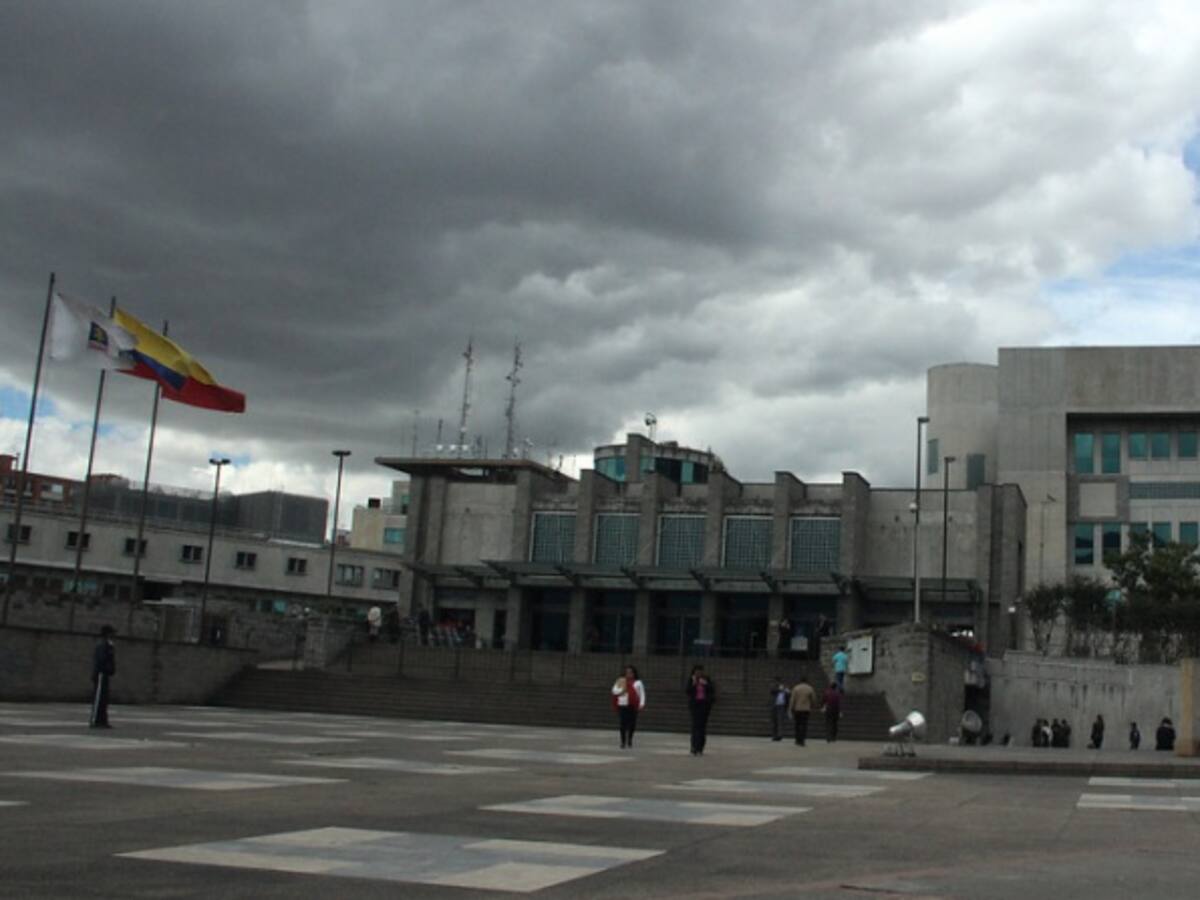 Investigan amenazas a profesora que grabó falsa entrega de alimentos a niños