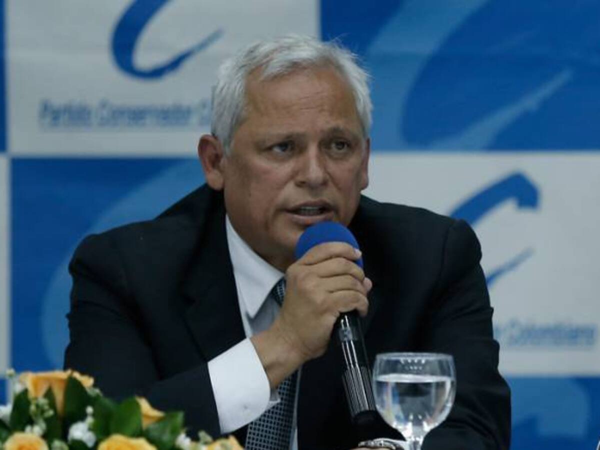 Funcionaria despedida del Partido Conservador denuncia maltrato