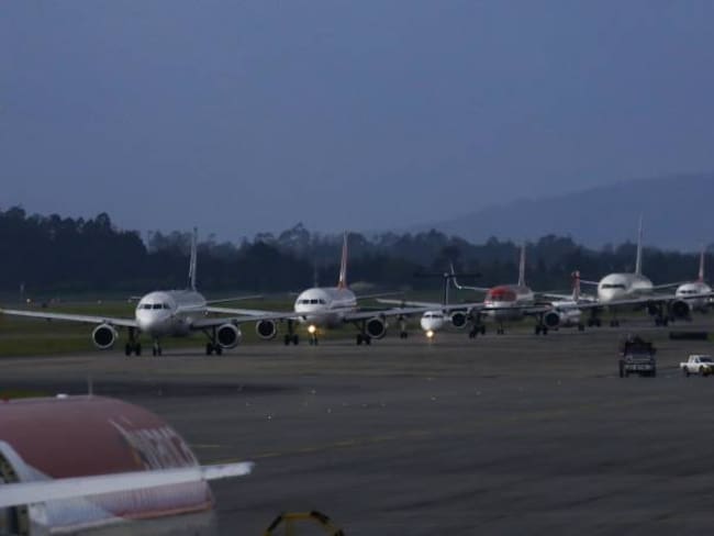 Panamá anuncia la suspensión de las operaciones de aerolíneas venezolanas