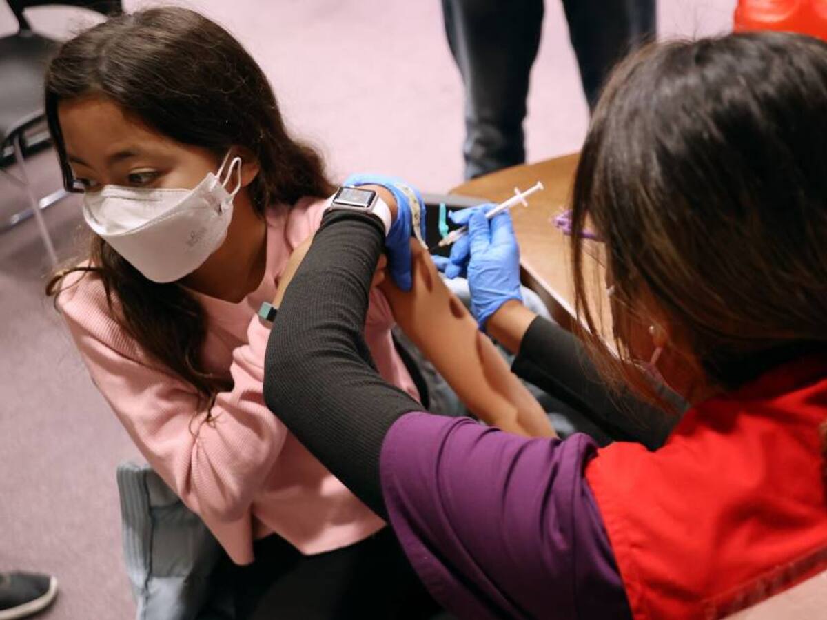 Pfizer probará dosis refuerzo para menores de 5 años