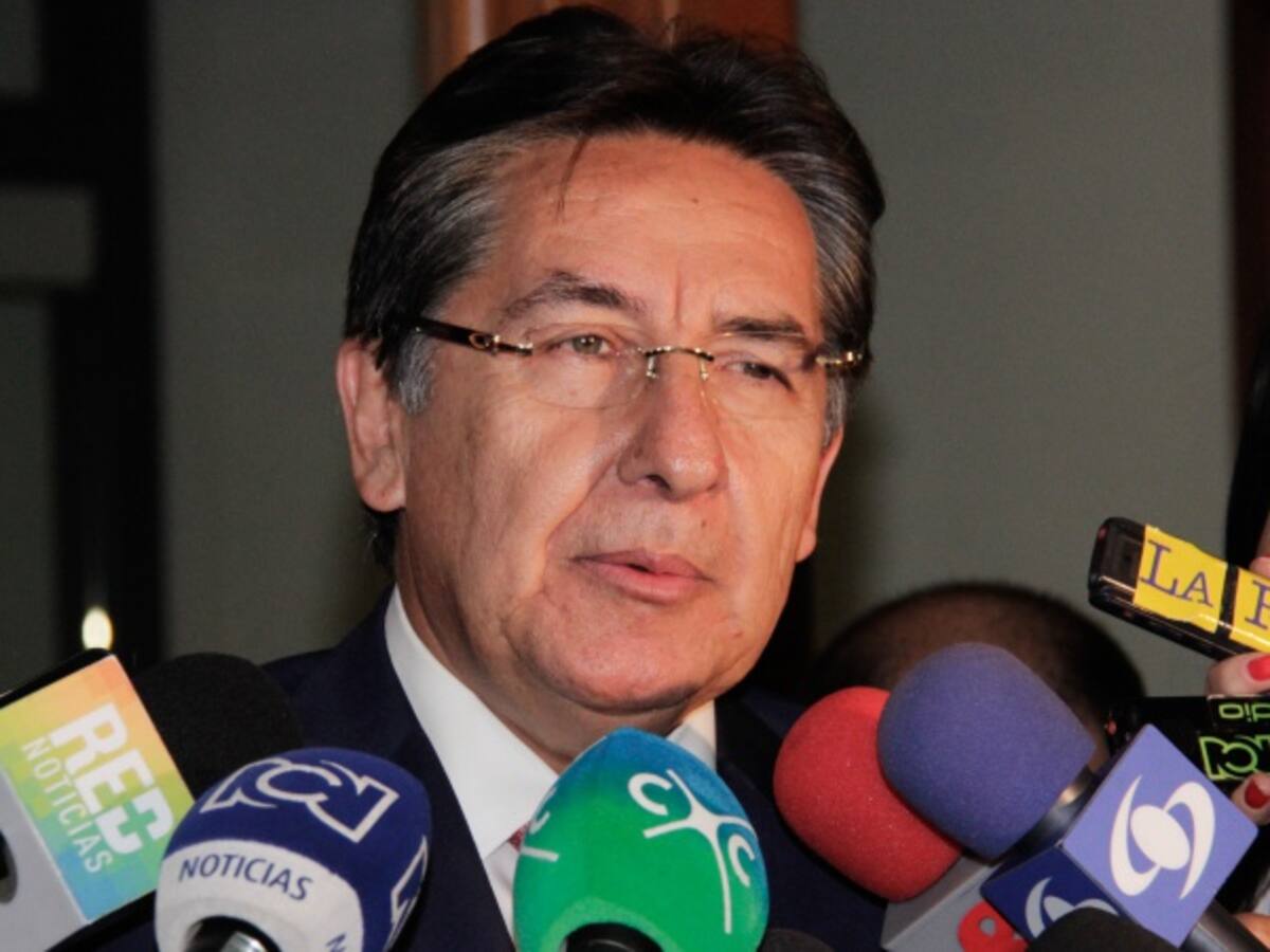 Confirman elección de Néstor Humberto Martínez como fiscal general