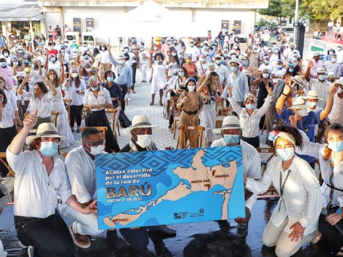 Lanzan libro que conmemora la historia y magia de la isla de Barú