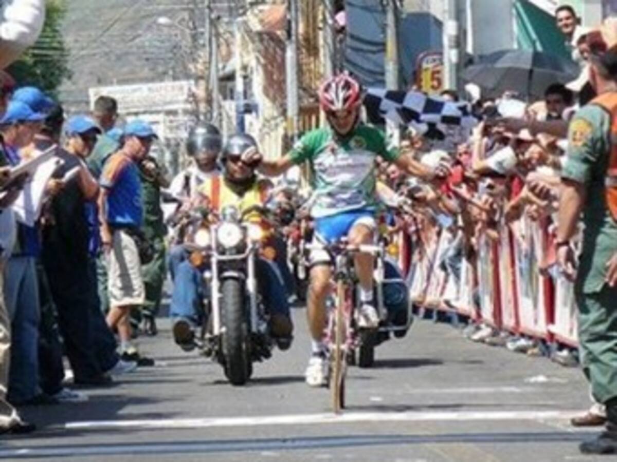Video: José Rujano campeón de la 6ta Etapa de la Vuelta a Colombia