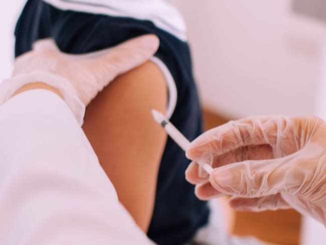 Vacunación de prueba iniciaría esta semana en Colombia: Duque