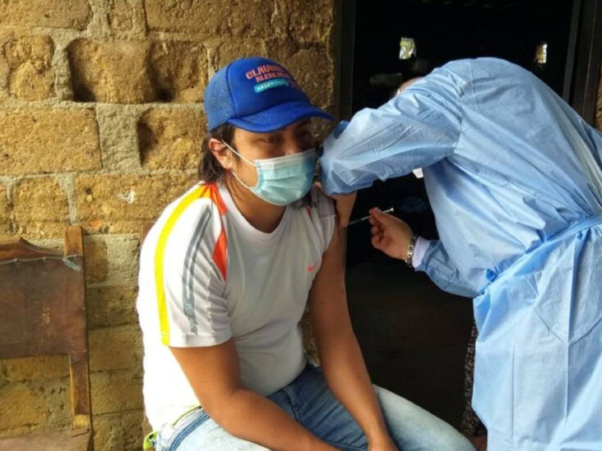 Llamado a jóvenes en Santander para que acudan a vacunarse