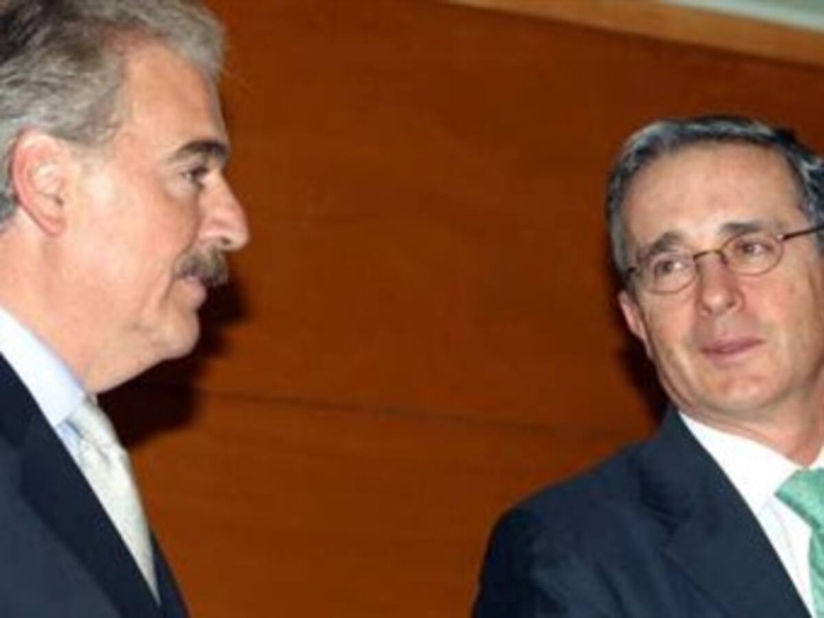 Expresidentes Uribe y Pastrana se reúnen en casa de Juan Carlos Pastrana