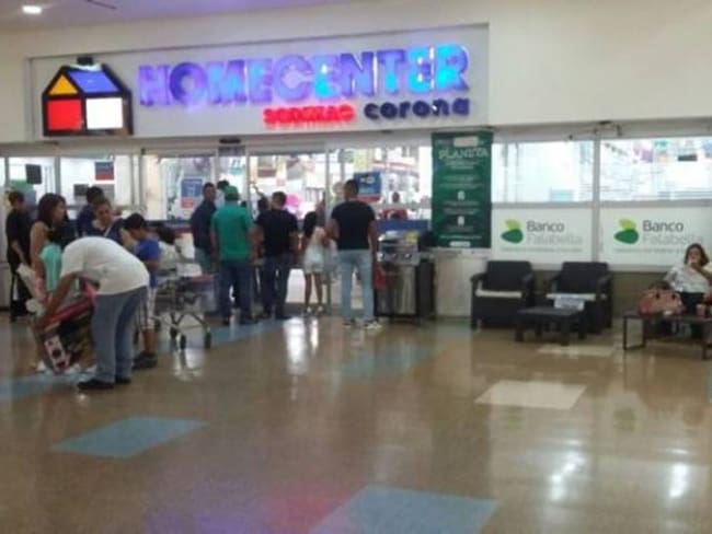 Asalto y disparos en centro comercial de Cartagena