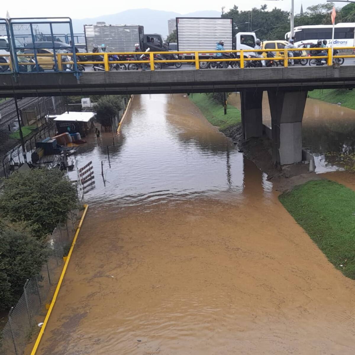 Intensas lluvias en Medellín: en un día cayó el agua de un mes en El Poblado