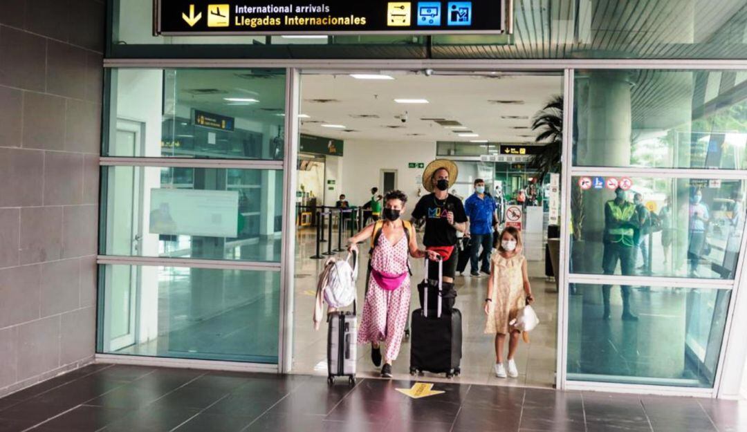 Aeropuerto Rafael Núñez movilizó a 376.580 pasajeros en junio
