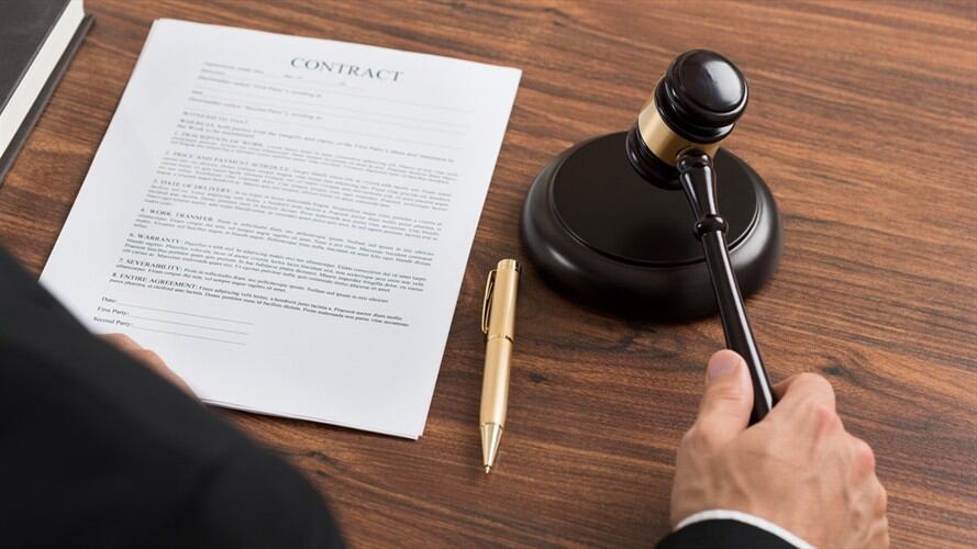 Los exalcaldes fueron investigados por los hechos registrados entre 2002 al 2004, cuando grupos paramilitares se llevaron a varias jóvenes, abusaron sexualmente de ellas y las raparon. Foto: Getty Images