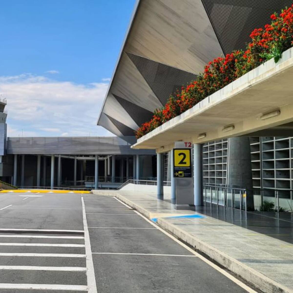 Hoy con vuelo desde USA el Bonilla Aragón reactiva vuelos internacionales