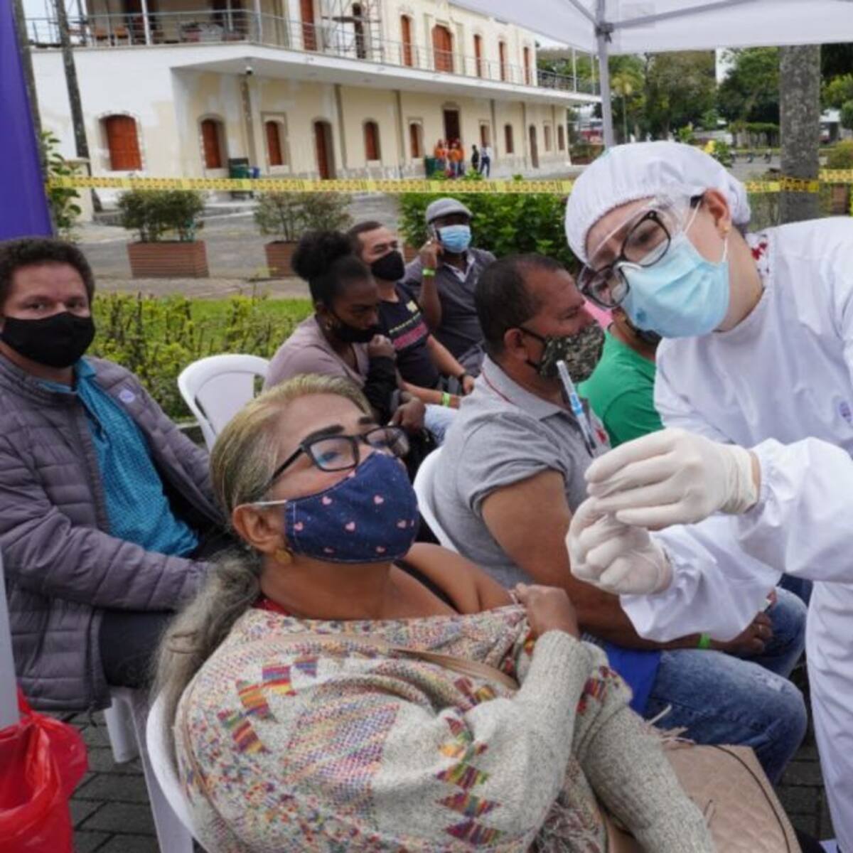 Autoridades de Risaralda piden paciencia a personas sin vacunar