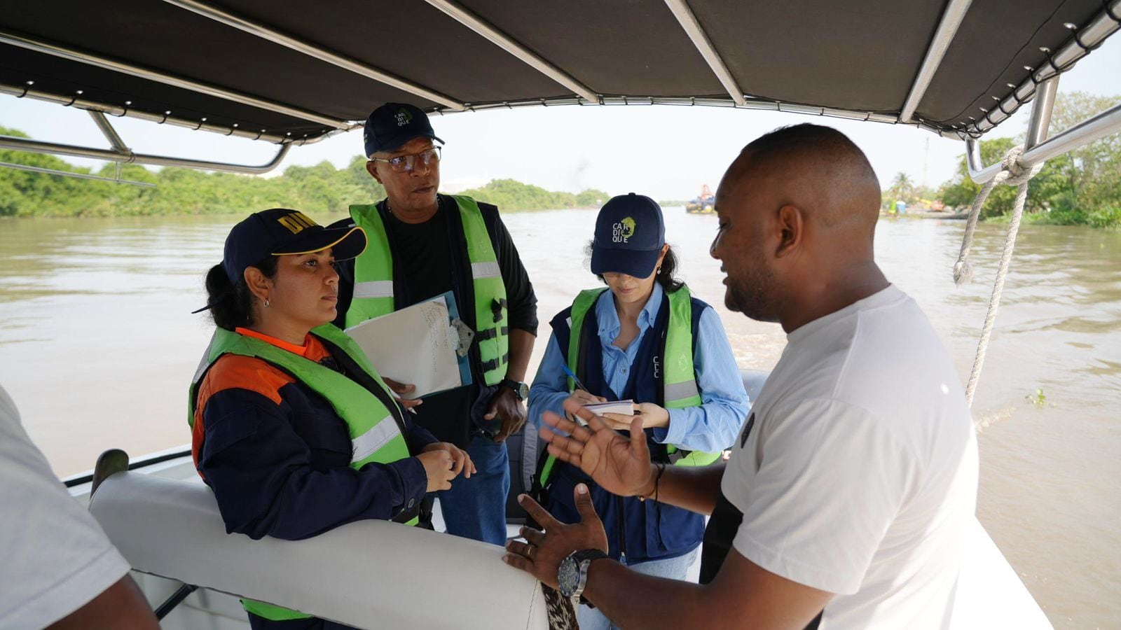 Cardique realiza inspección en el Canal del Dique, jurisdicción de Pasacaballos