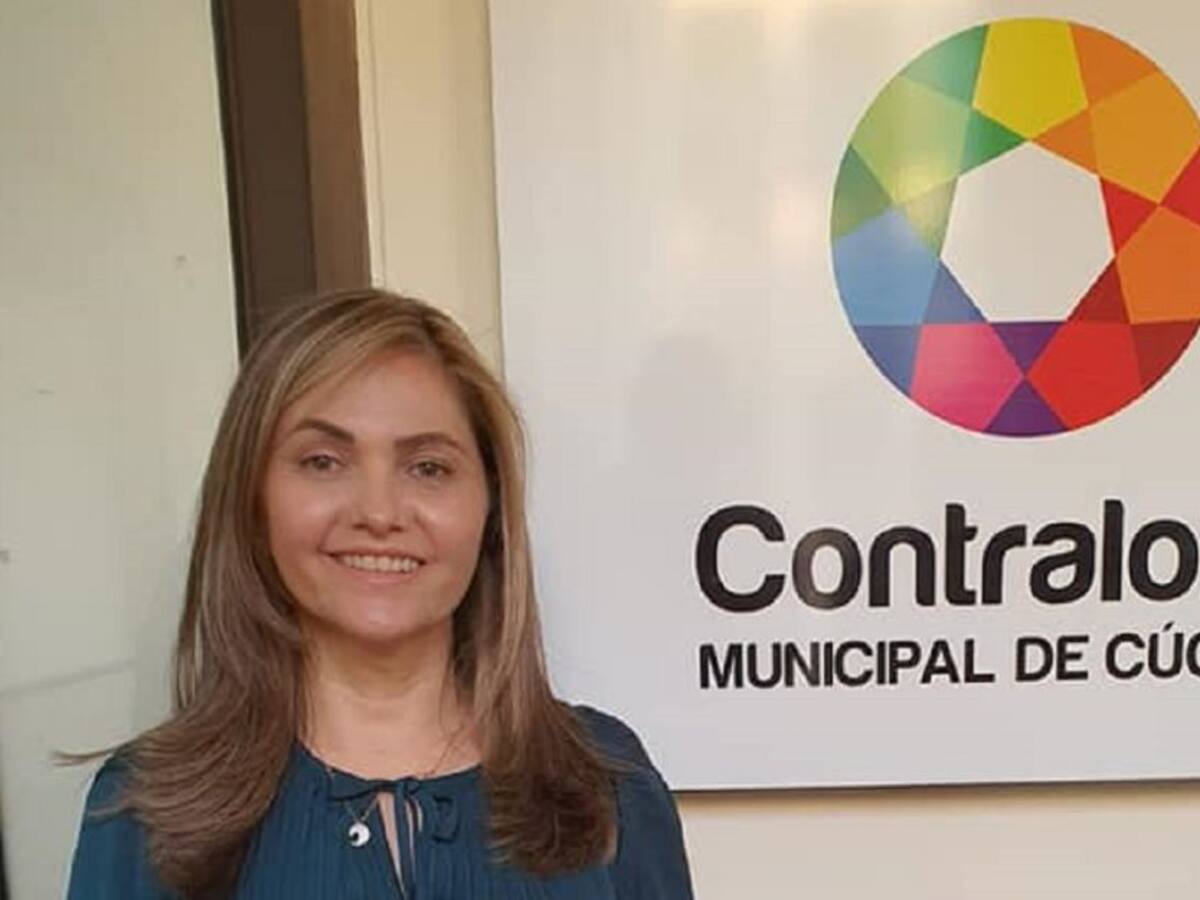 Concejales piden a la justicia definir el futuro de la contralora