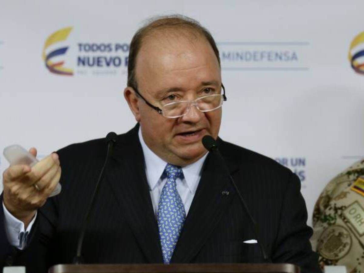 No está probado que periodistas secuestrados en Ecuador estén en Colombia