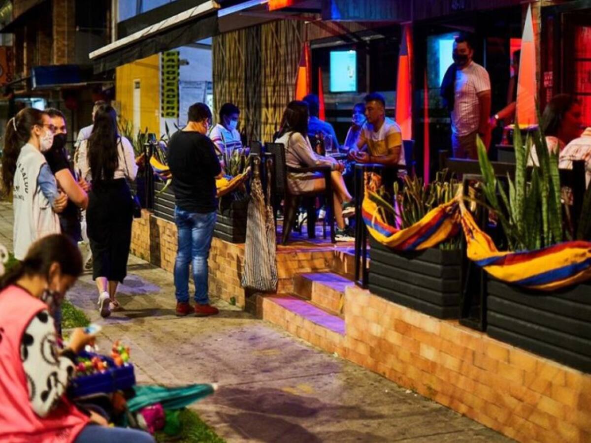 Negocios podrán exigir carné de vacunación